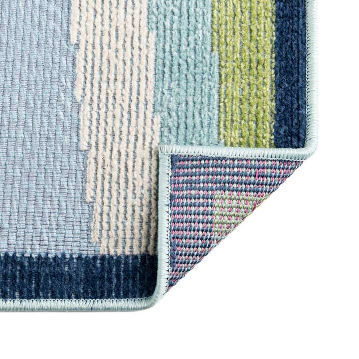 5' 3 x 7' 7 Easy-Clean Indoor / Outdoor Rug