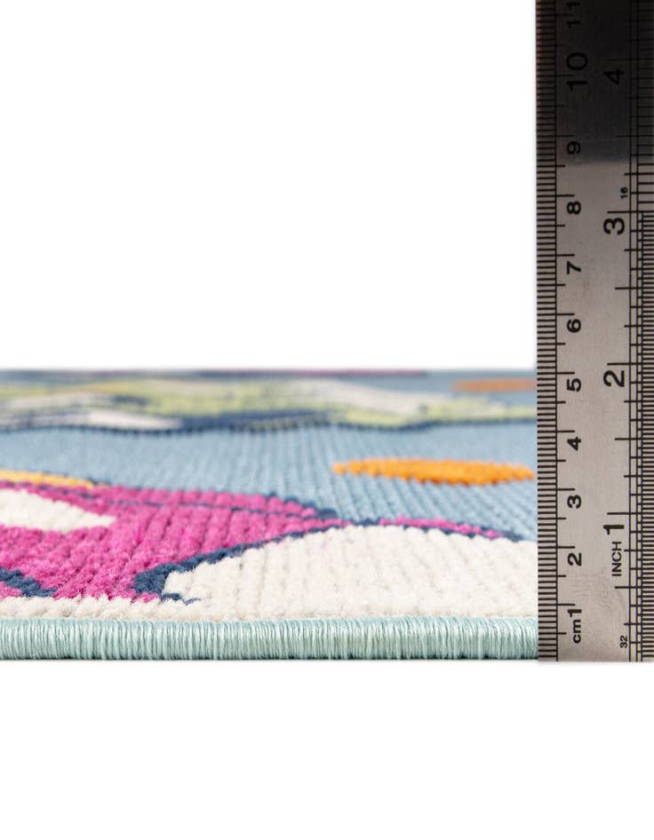Detail image of 5' 3 x 7' 7  Washable  Indoor / Outdoor Rug