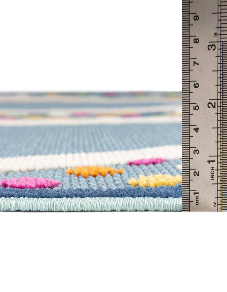 Detail image of 5' 3 x 7' 7  Washable  Indoor / Outdoor Rug