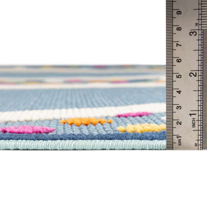 5' 3 x 7' 7 Easy-Clean Indoor / Outdoor Rug