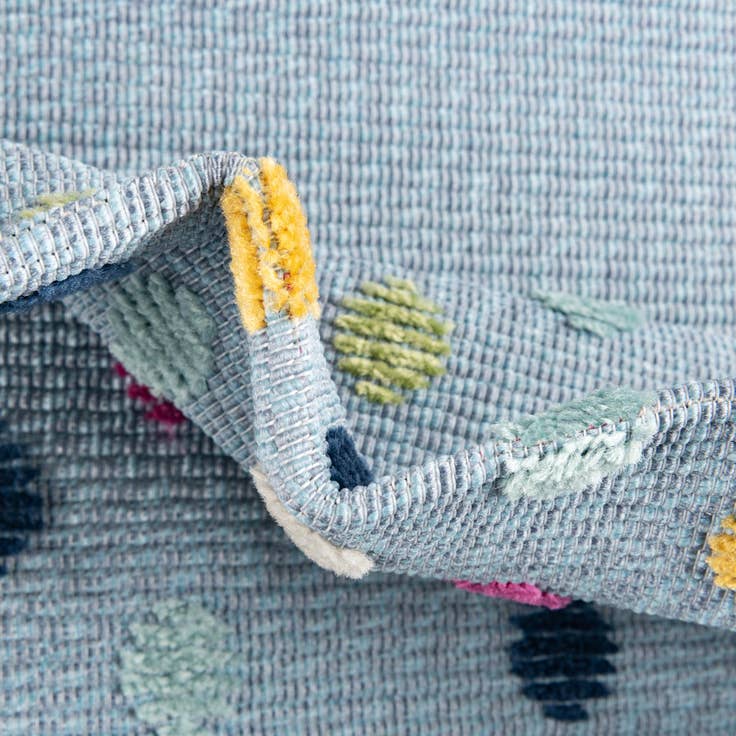 Detail image of 5' 3 x 7' 7 Easy-Clean Indoor / Outdoor Rug