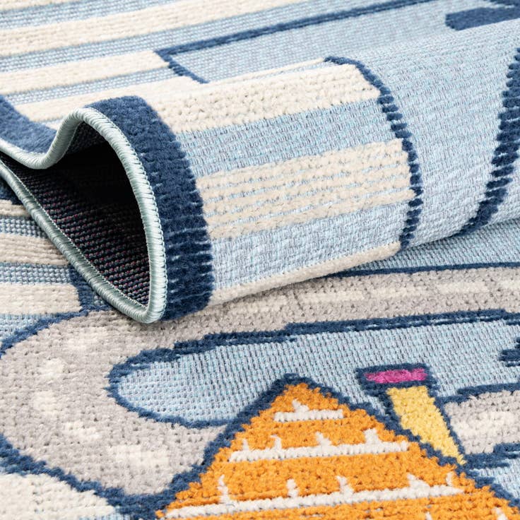 Detail image of 5' 3 x 7' 7 Easy-Clean Indoor / Outdoor Rug
