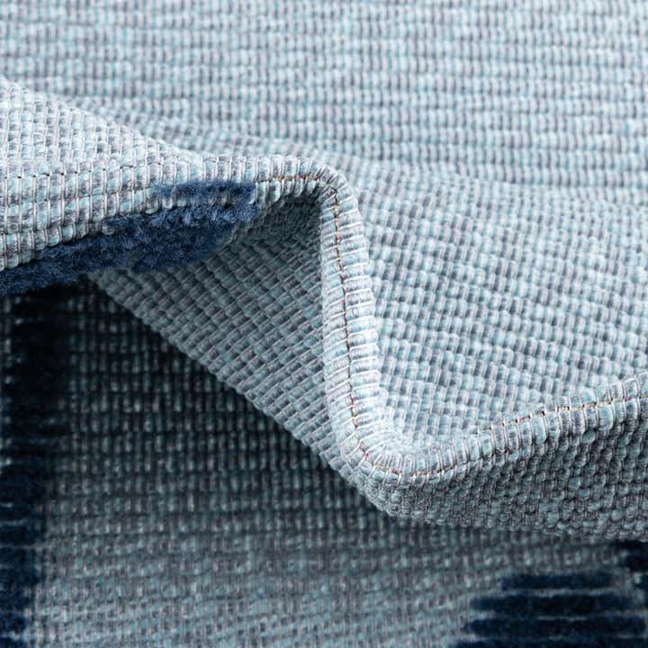 5' 3 x 7' 7 Easy-Clean Indoor / Outdoor Rug