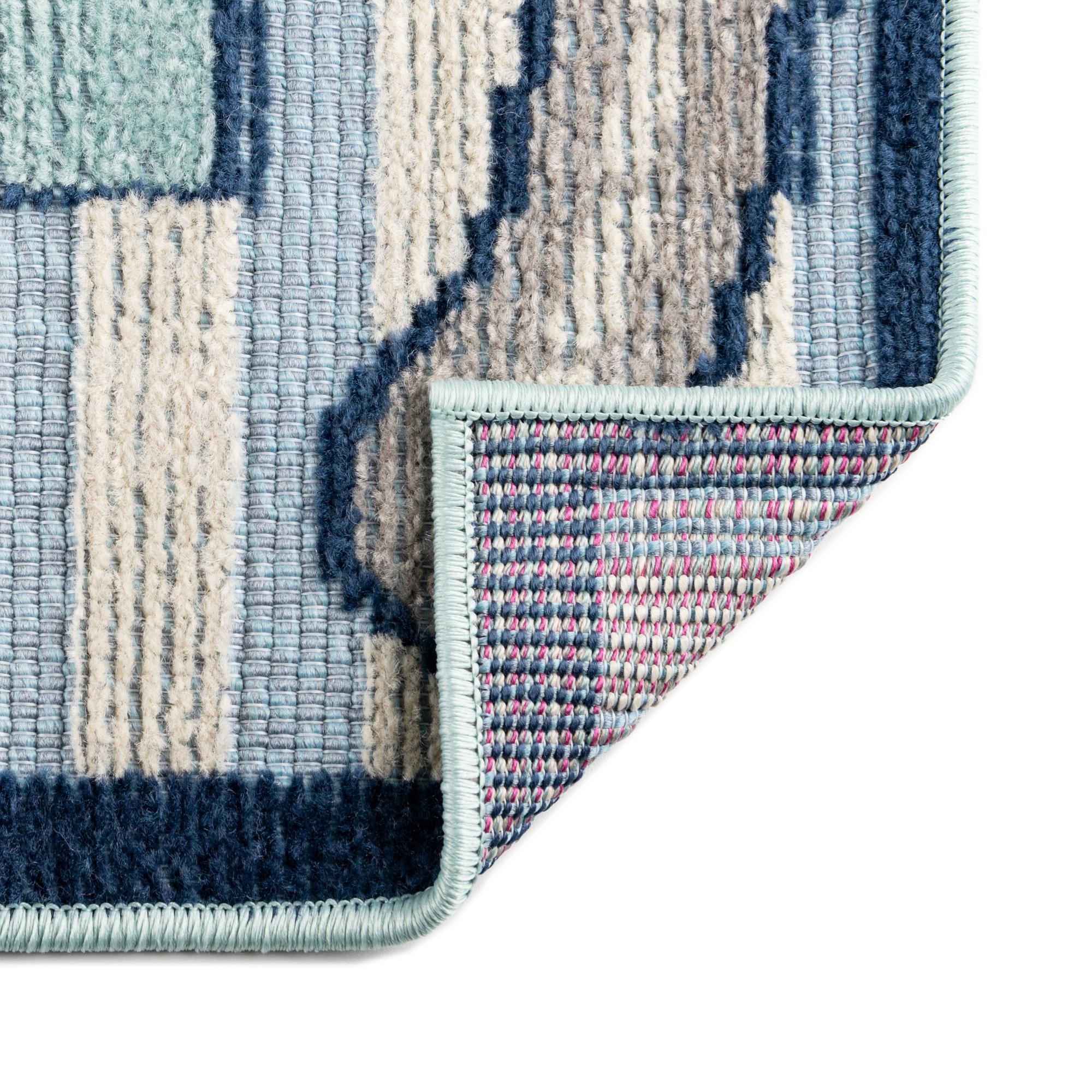 5' 3 x 7' 7 Easy-Clean Indoor / Outdoor Rug