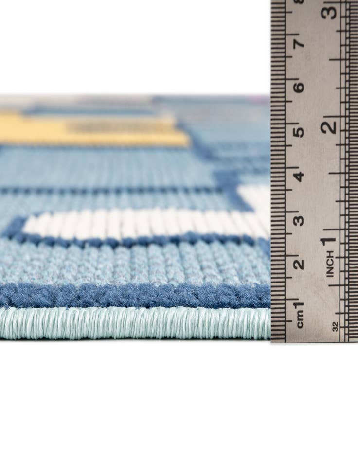 Detail image of 5' 3 x 7' 7 Washable Indoor / Outdoor Rug