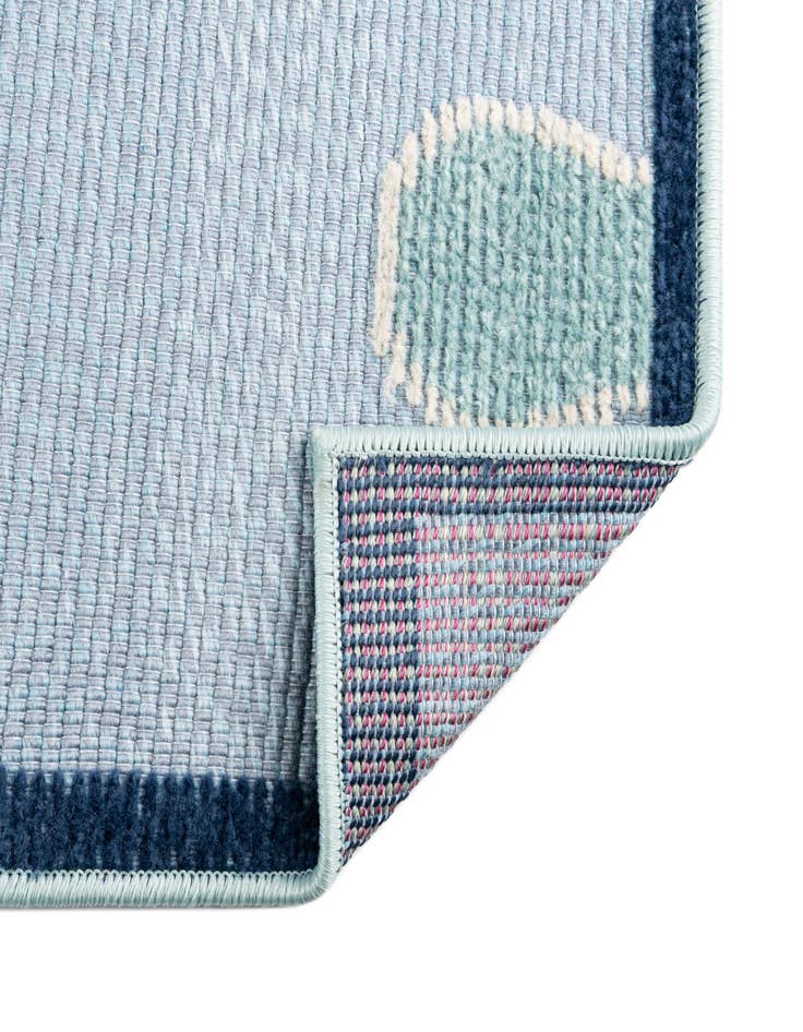 Detail image of 5' 3 x 7' 7 Washable Indoor / Outdoor Rug