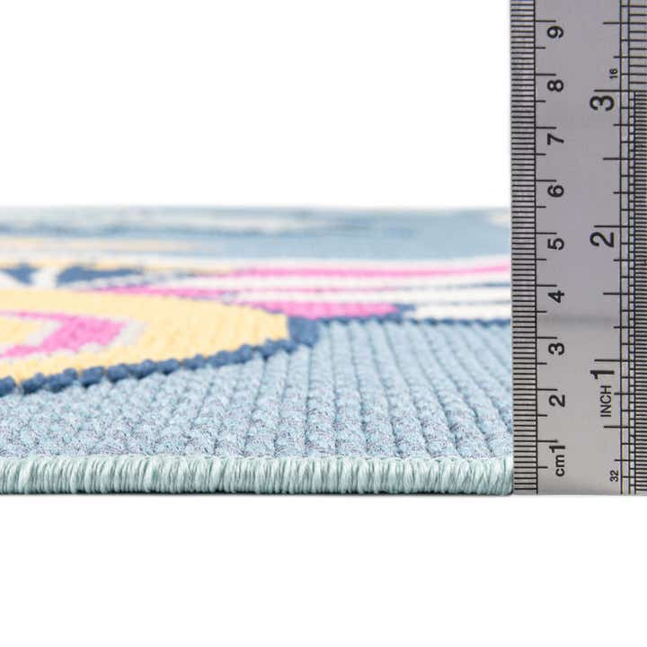 5' 3 x 7' 7 Easy-Clean Indoor / Outdoor Rug