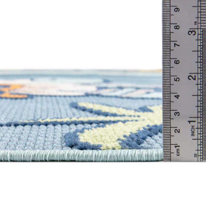 5' 3 x 7' 7 Easy-Clean Indoor / Outdoor Rug