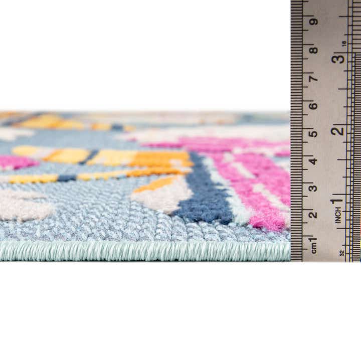 5' 3 x 7' 7 Easy-Clean Indoor / Outdoor Rug