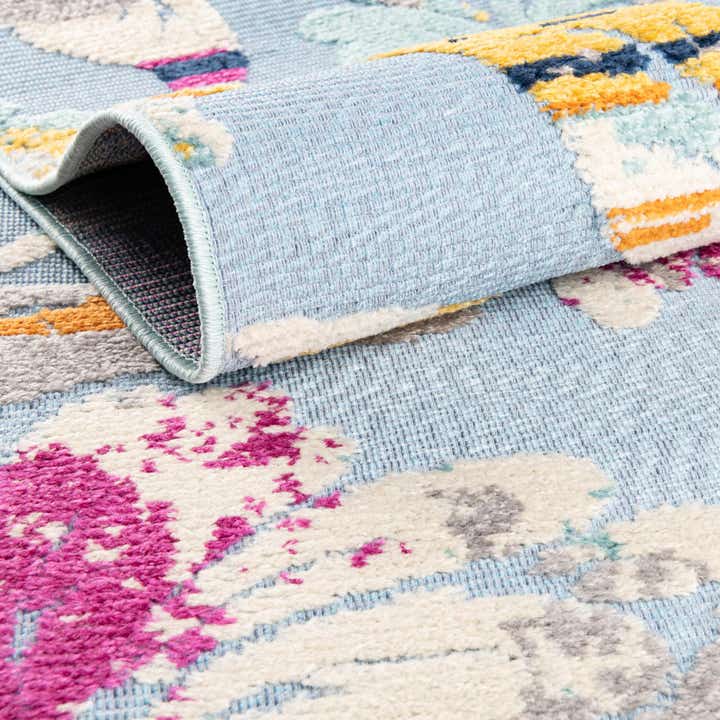 5' 3 x 7' 7 Easy-Clean Indoor / Outdoor Rug