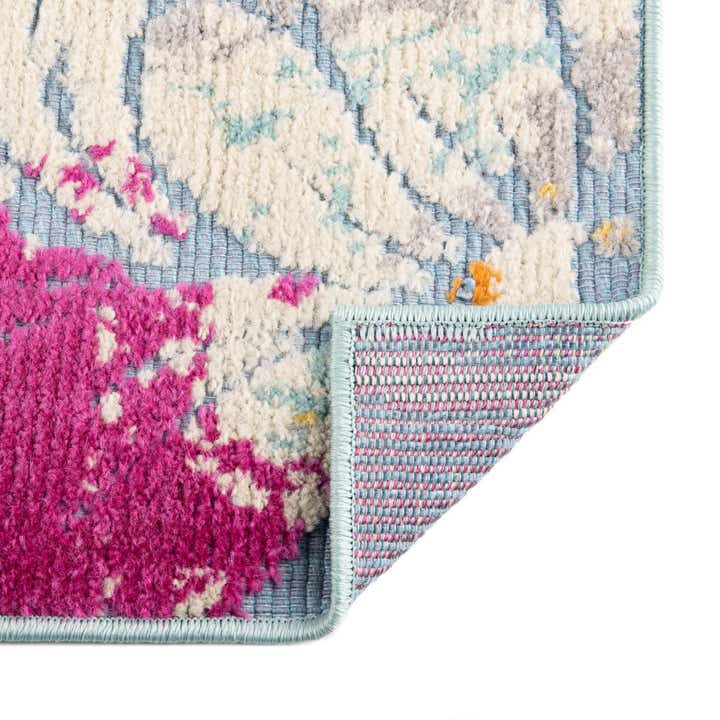 5' 3 x 7' 7 Easy-Clean Indoor / Outdoor Rug