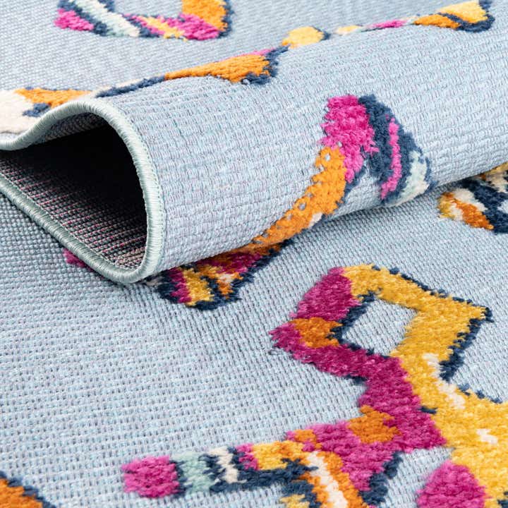 5' 3 x 7' 7 Easy-Clean Indoor / Outdoor Rug