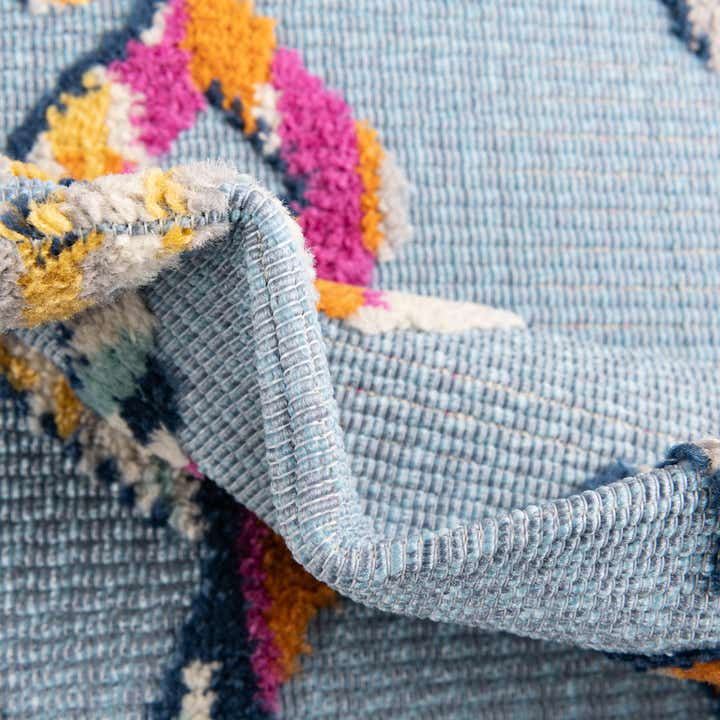 5' 3 x 7' 7 Easy-Clean Indoor / Outdoor Rug