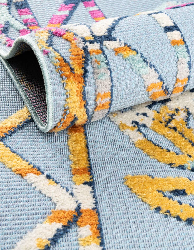 Detail image of 5' 3 x 7' 7  Washable  Indoor / Outdoor Rug