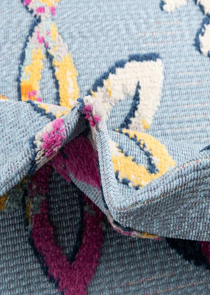 5' 3 x 7' 7 Easy-Clean Indoor / Outdoor Rug