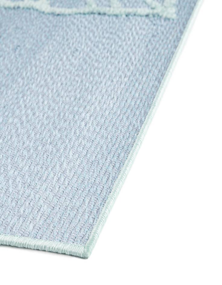 Detail image of 5' 3 x 7' 7 Easy-Clean Indoor / Outdoor Rug