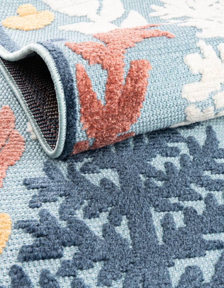 Detail image of 5' x 7' 7 Easy-Clean Indoor / Outdoor Rug