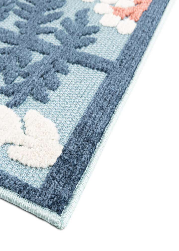 5' x 7' 7 Easy-Clean Indoor / Outdoor Rug