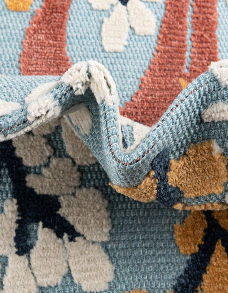 Detail image of 5' x 7' 7 Easy-Clean Indoor / Outdoor Rug