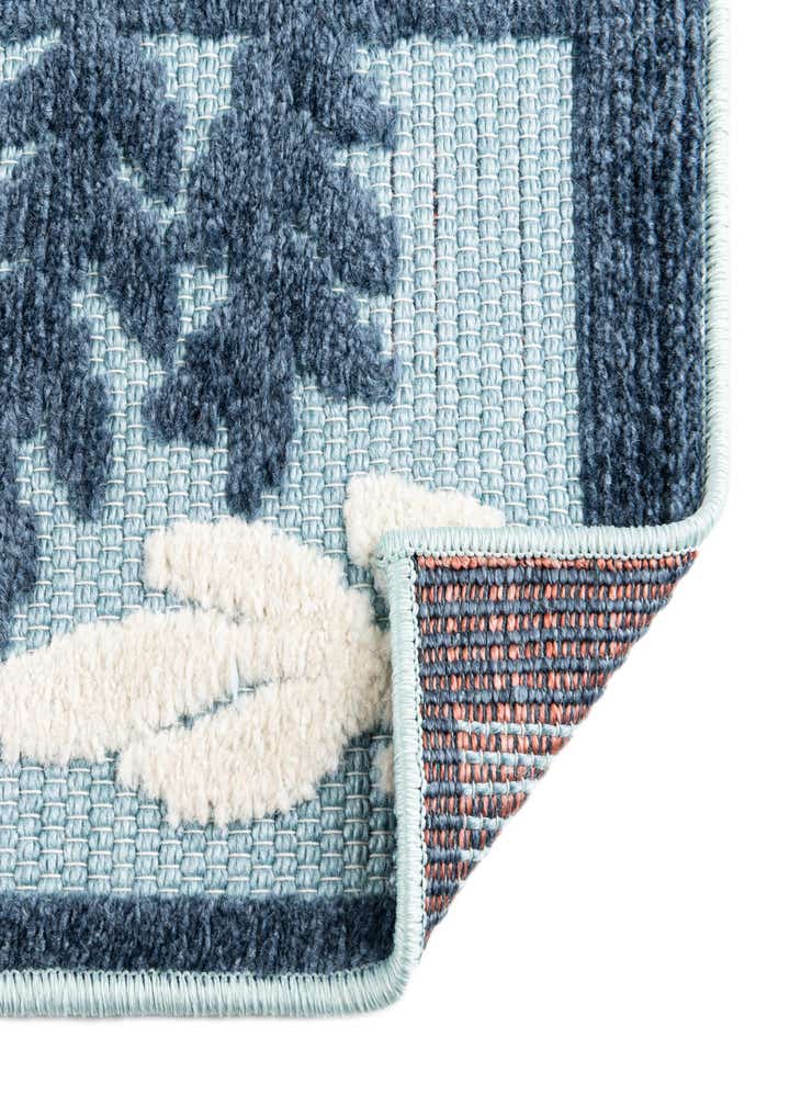 5' x 7' 7 Easy-Clean Indoor / Outdoor Rug