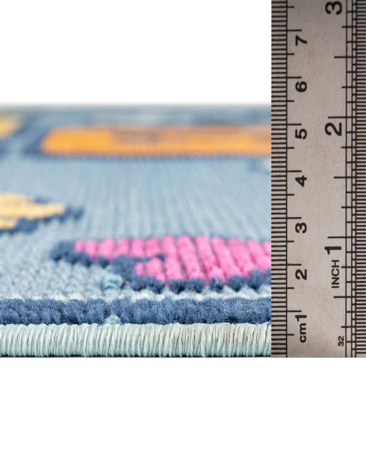 Detail image of 5' 3 x 7' 7  Washable  Indoor / Outdoor Rug