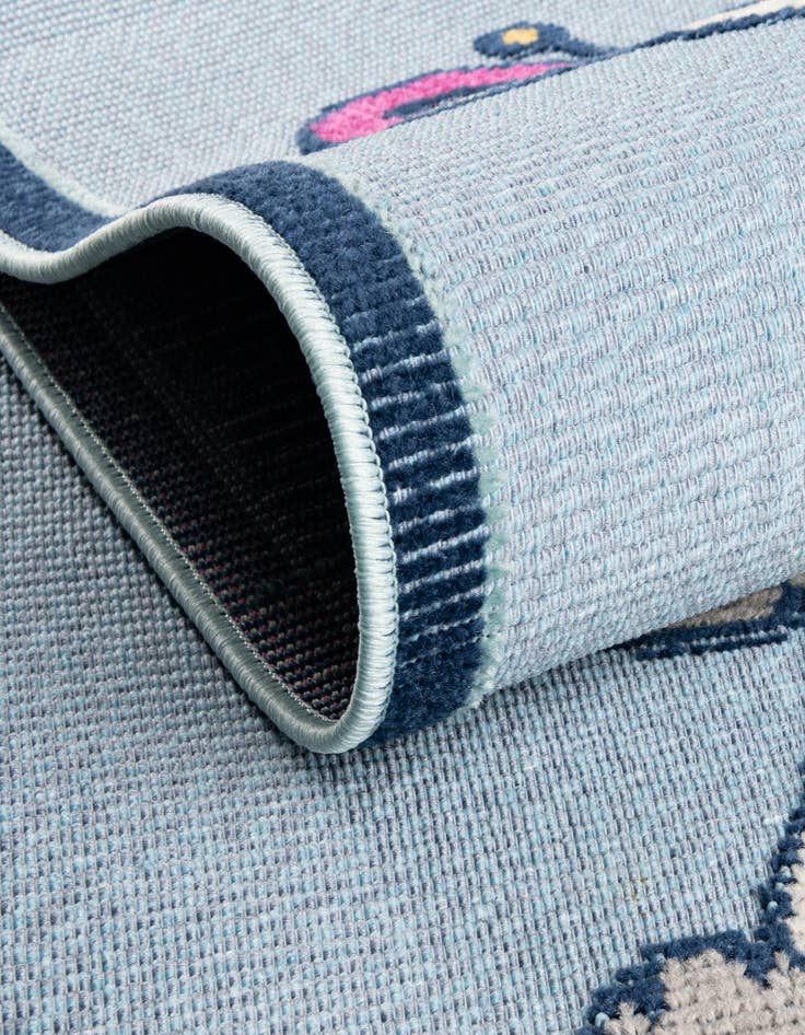 Detail image of 5' 3 x 7' 7  Washable  Indoor / Outdoor Rug