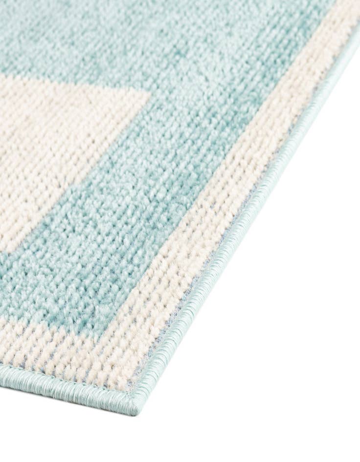 Detail image of 5' 3 x 7' 7  Washable  Indoor / Outdoor Rug