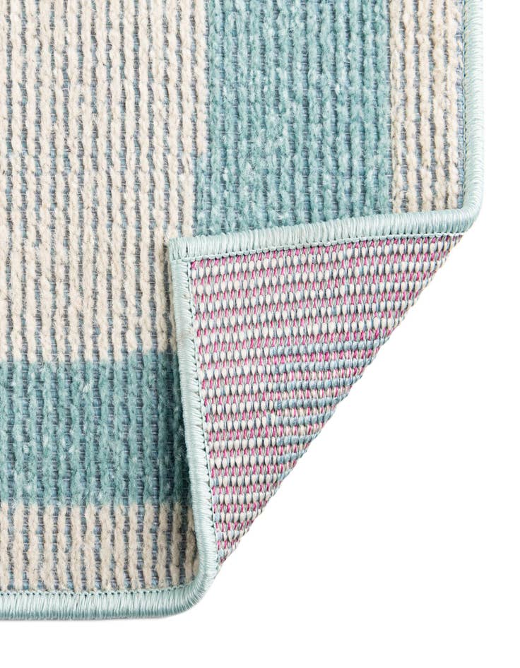 Detail image of 5' 3 x 7' 7 Easy-Clean Indoor / Outdoor Rug