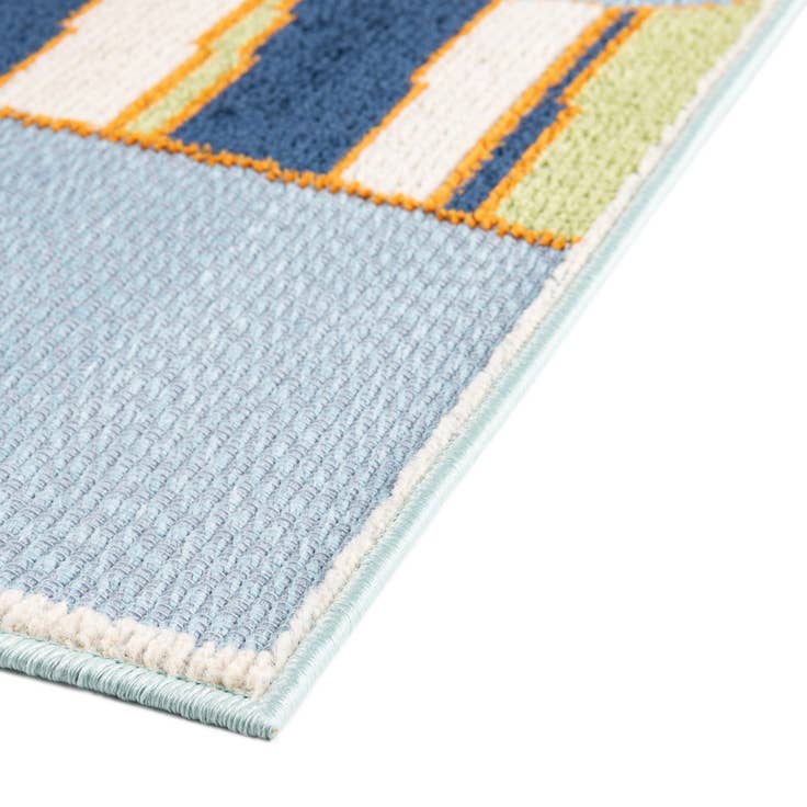 Detail image of 5' 3 x 7' 7 Easy-Clean Indoor / Outdoor Rug