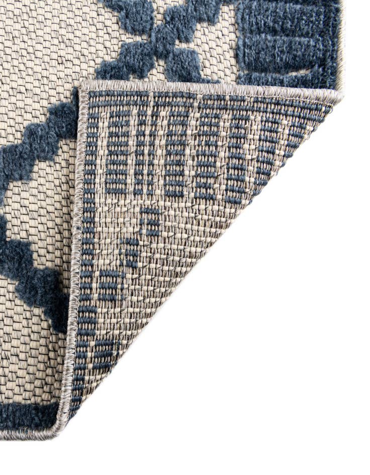Detail image of 4' 9 x 7'  Washable  Indoor / Outdoor Rug