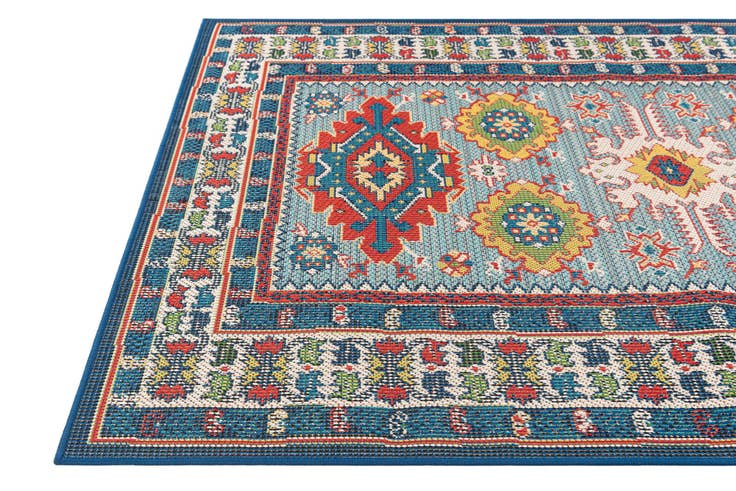Detail image of 4' 9 x 7' 4 Easy-Clean Traditional Indoor / Outdoor Rug