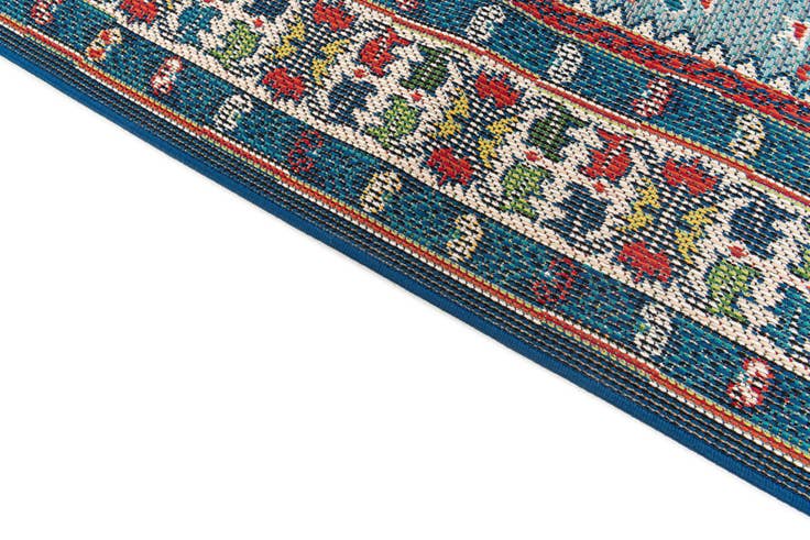 Detail image of 4' 9 x 7' 4 Easy-Clean Traditional Indoor / Outdoor Rug