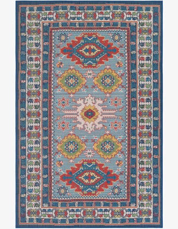 4' 9 x 7' 4 Easy-Clean Traditional Indoor / Outdoor Rug