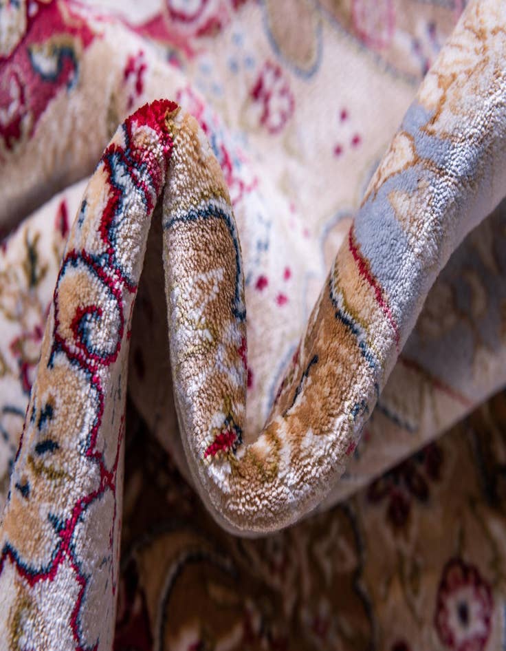 Detail image of 5' x 7' 5 Qom Bamboo Silk Rug