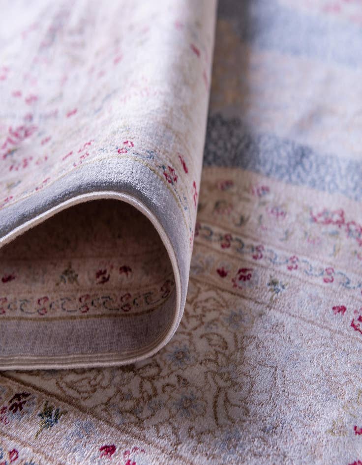 Detail image of 5' x 7' 5 Qom Bamboo Silk Rug