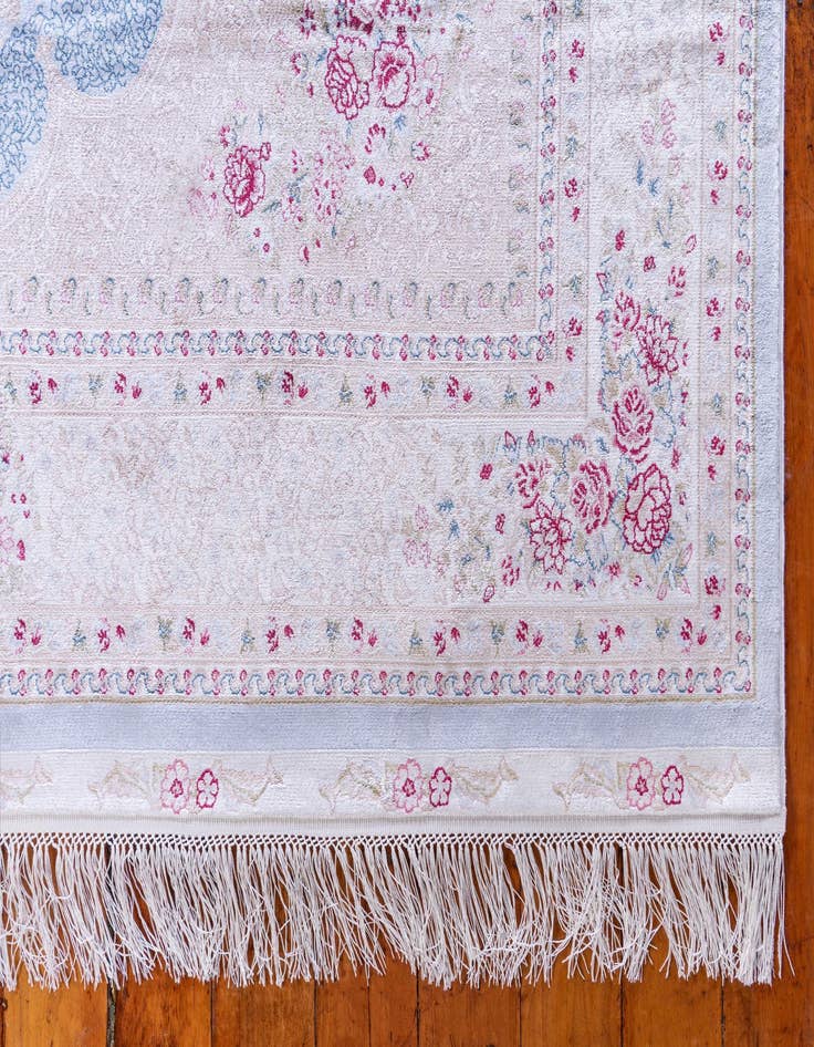 Detail image of 5' x 7' 5 Qom Bamboo Silk Rug