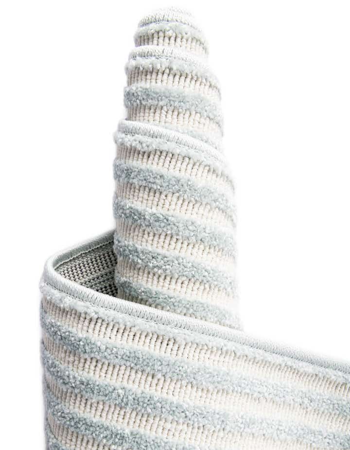 6' x 9' Easy-Clean Sabrina Soto Indoor / Outdoor Rug