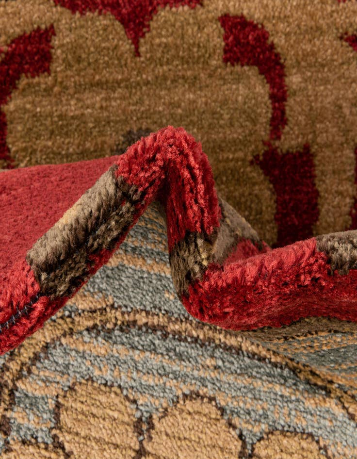 Detail image of 7' x 10' Sara Rug