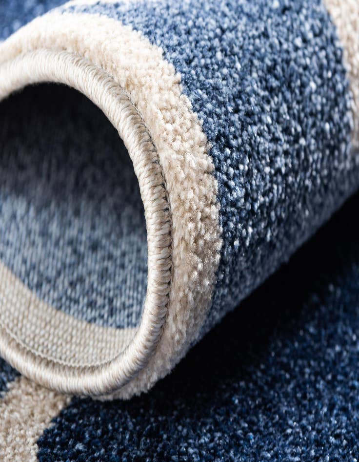 Detail image of 7' x 10' Trellis Rug