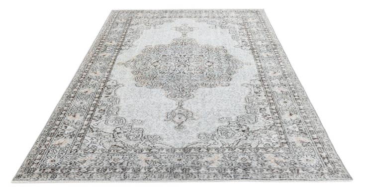 Detail image of 5' 8 x 8' 7 Ultra Vintage Wool Rug