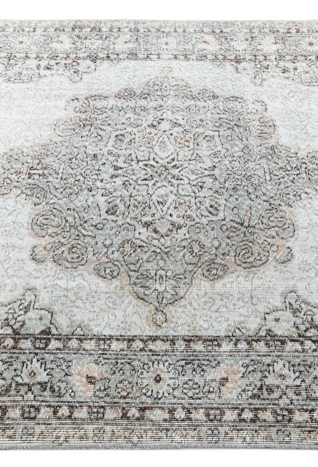 Detail image of 5' 8 x 8' 7 Ultra Vintage Wool Rug