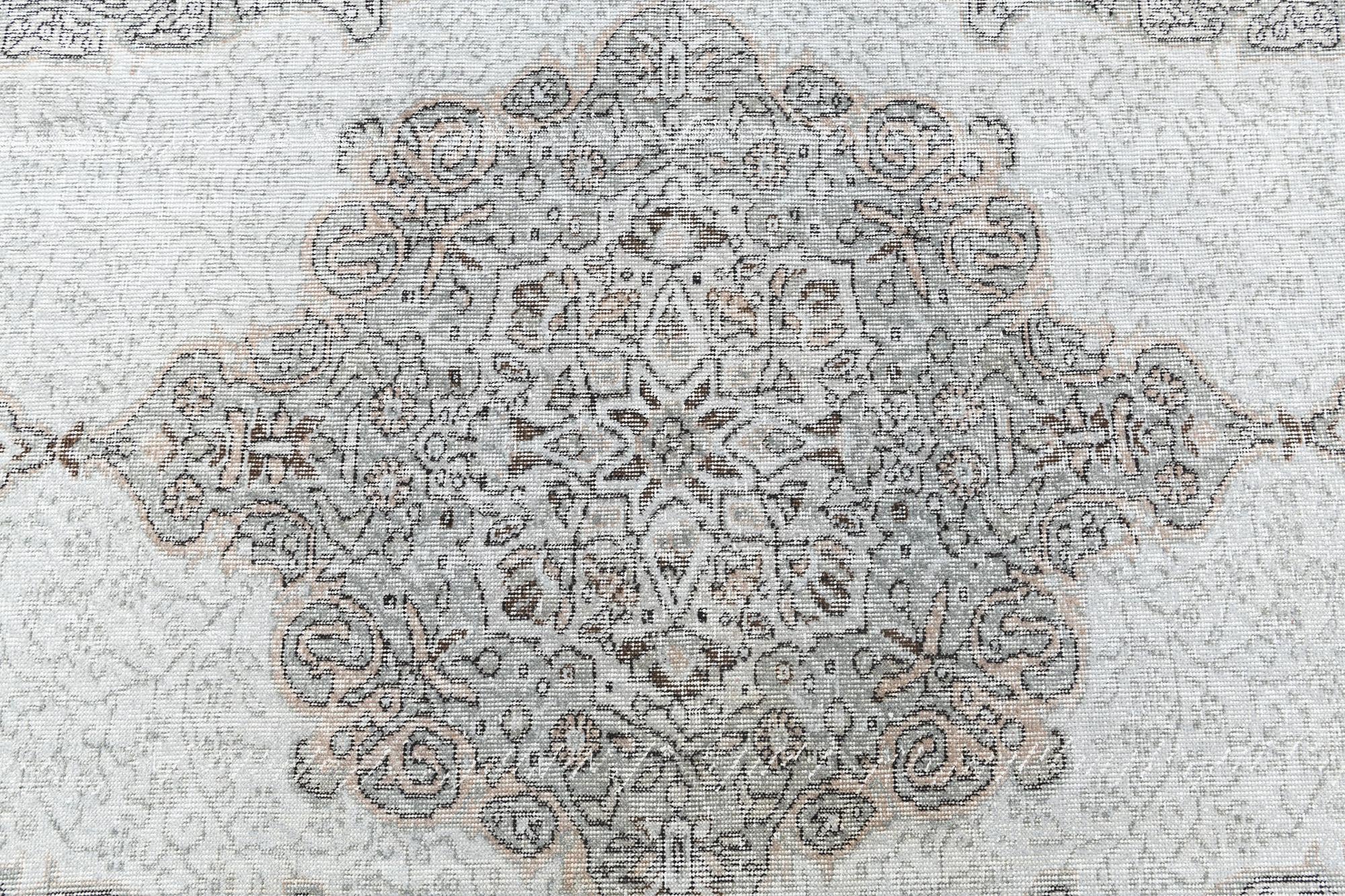 5' 8 x 8' 7 Ultra Vintage Wool Rug
