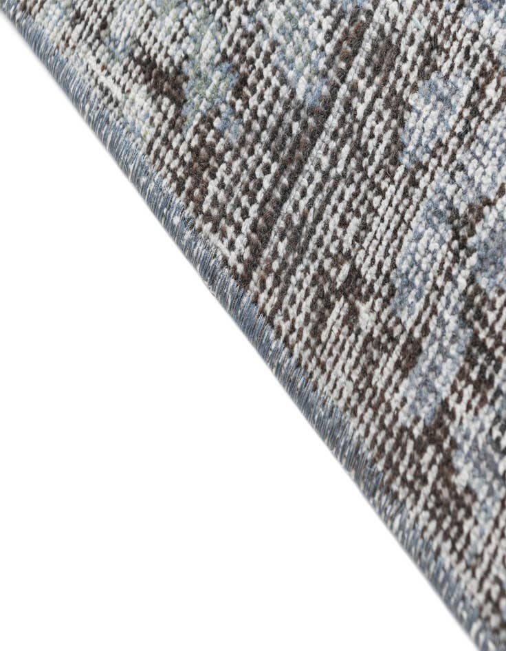 Detail image of 6' 6 x 9' 9 Ultra Vintage Wool Rug