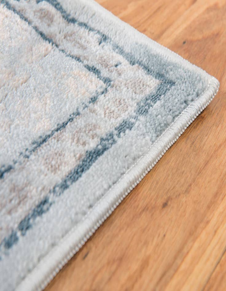 Detail image of 9' x 12' Victoria Rug