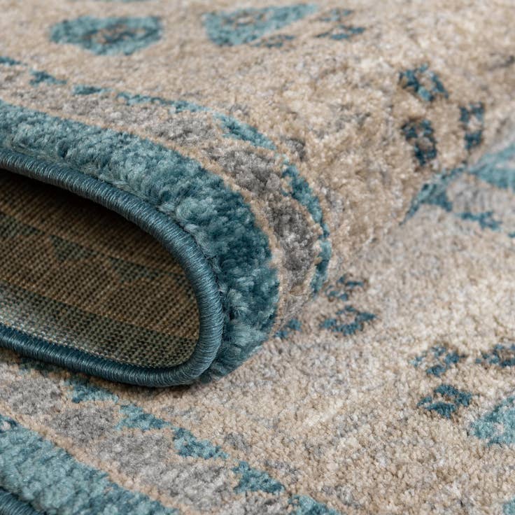 Detail image of 3' 3 x 5' 3 Vienna Rug