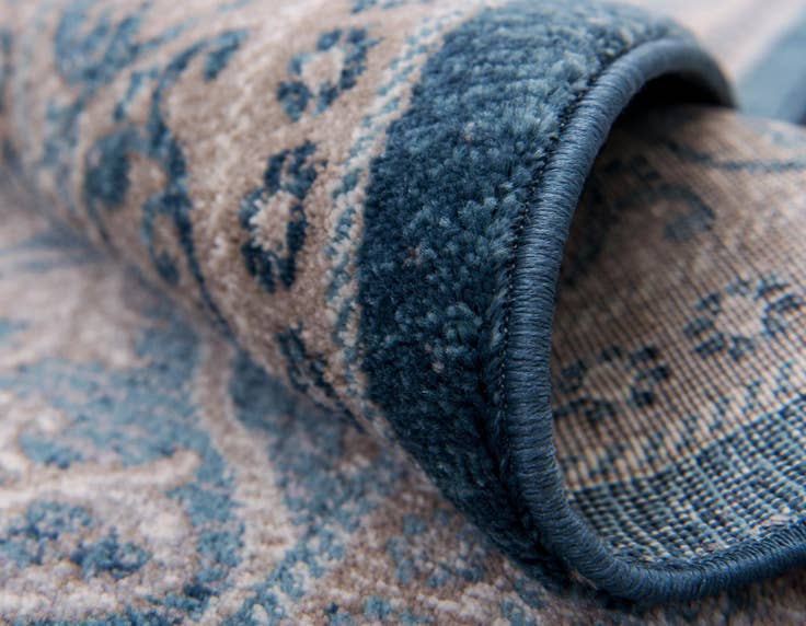 Detail image of 4' x 6' Vienna Rug