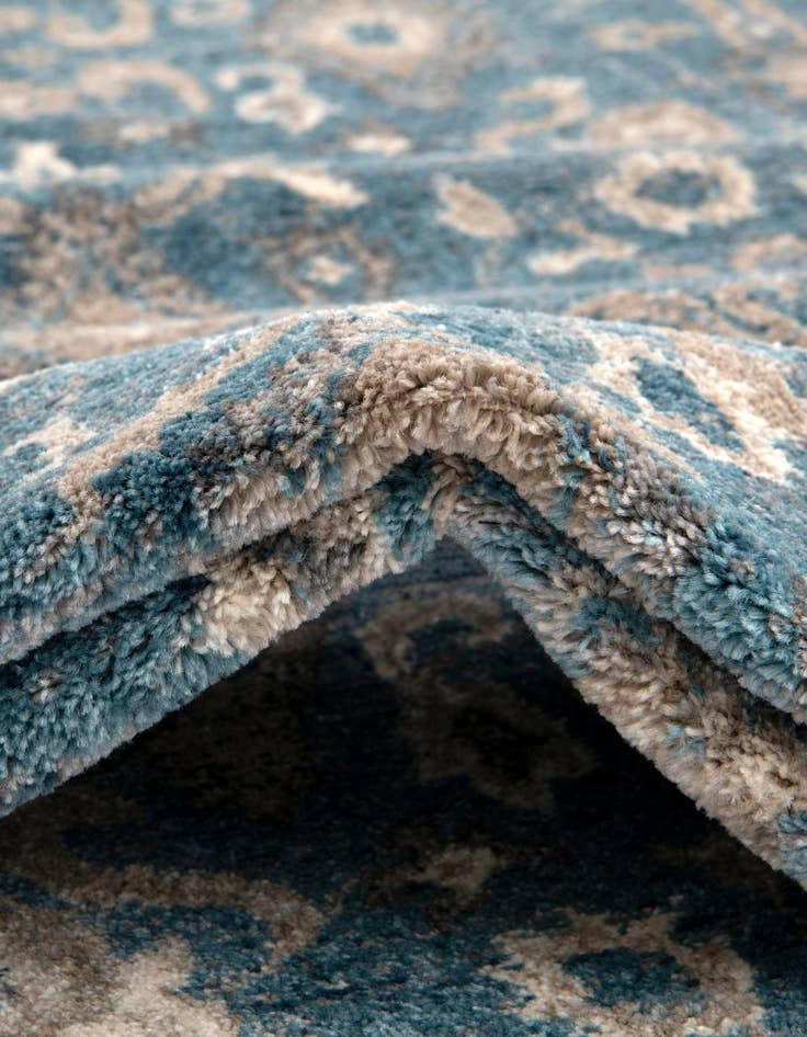 Detail image of 6' x 9' Vienna Rug