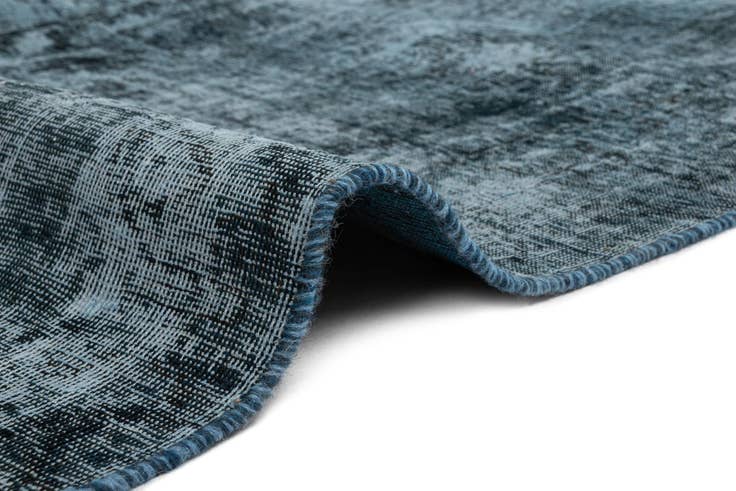 Detail image of 5' 5 x 8' 1 Vintage Rug