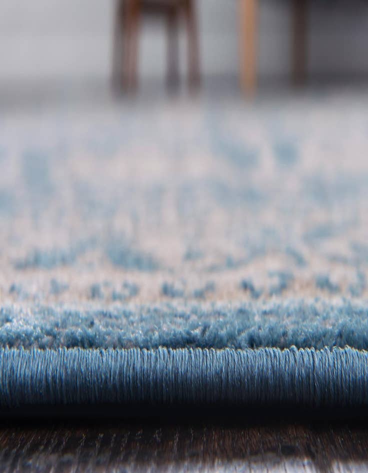 Detail image of 6' x 9' Viola Rug