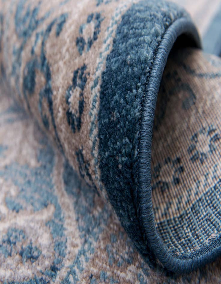 Detail image of 8' x 10' Viola Rug